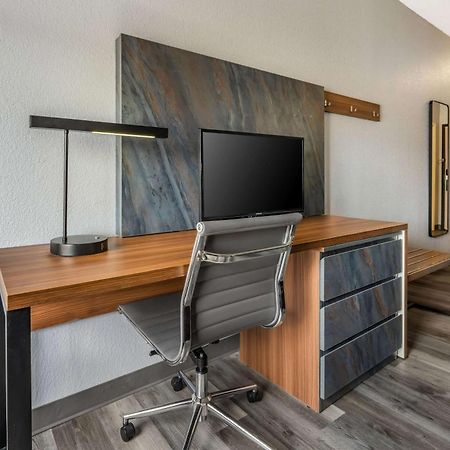 Quality Inn & Suites マンハッタン エクステリア 写真