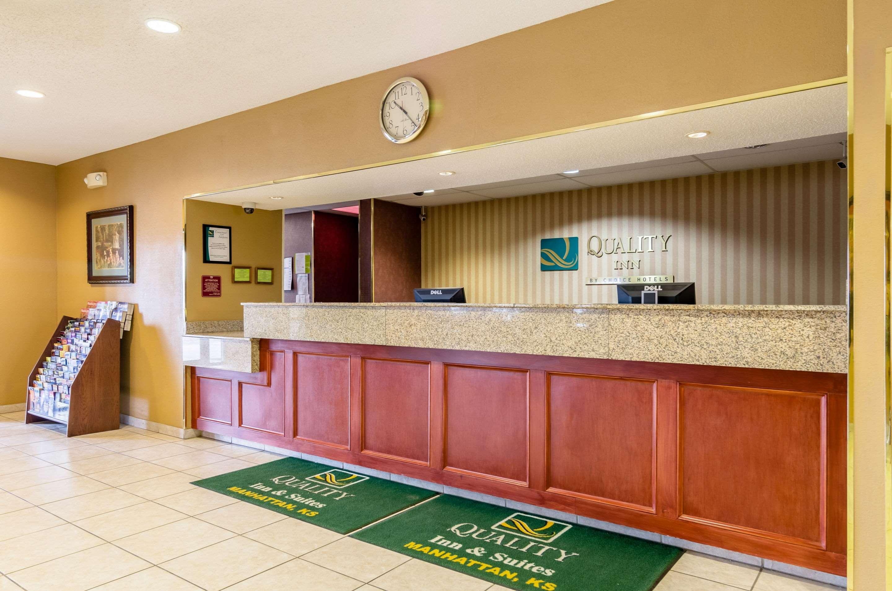 Quality Inn & Suites マンハッタン エクステリア 写真