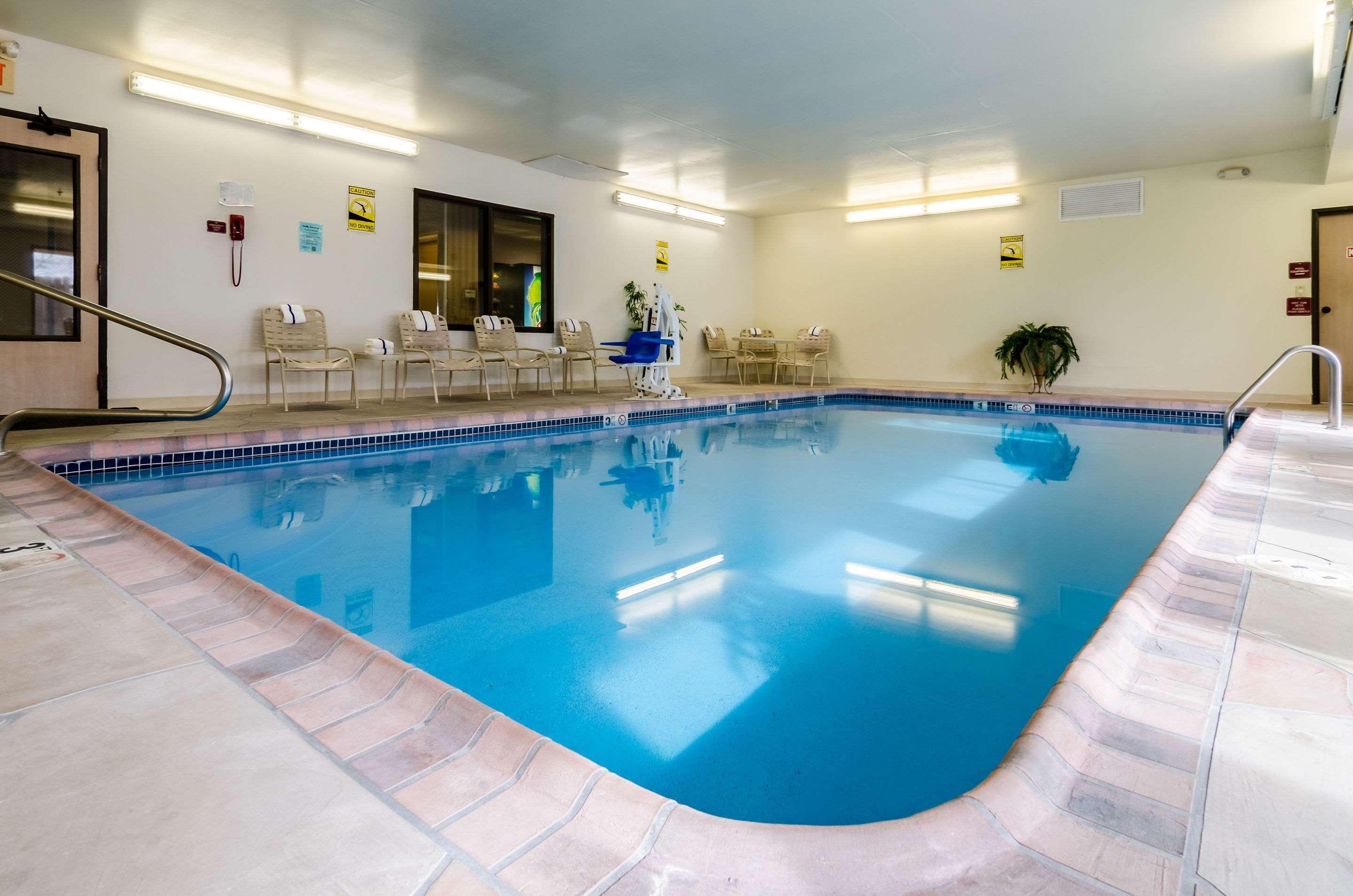 Quality Inn & Suites マンハッタン エクステリア 写真