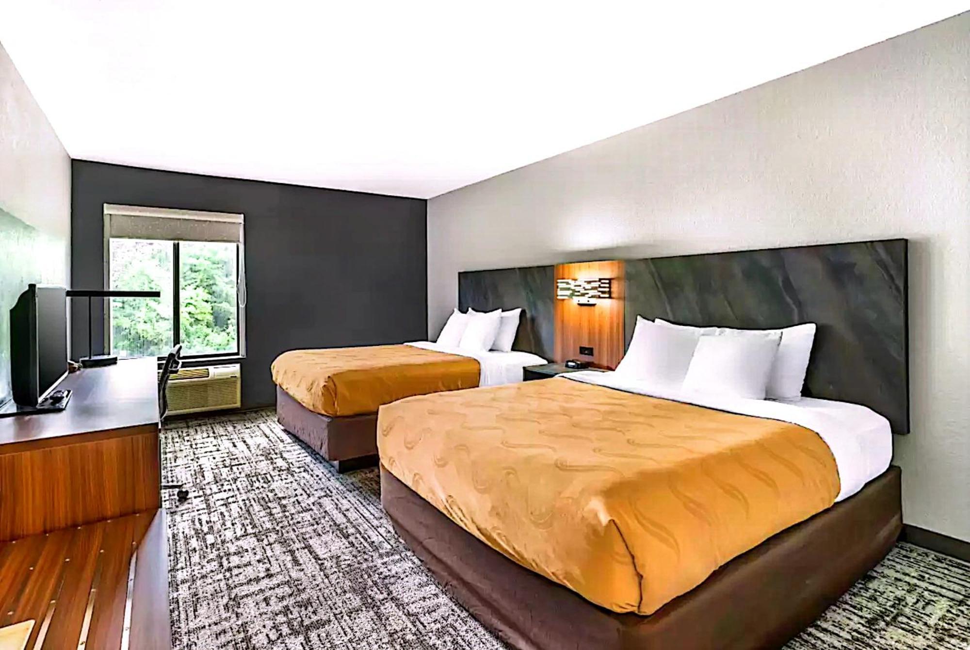 Quality Inn & Suites マンハッタン エクステリア 写真