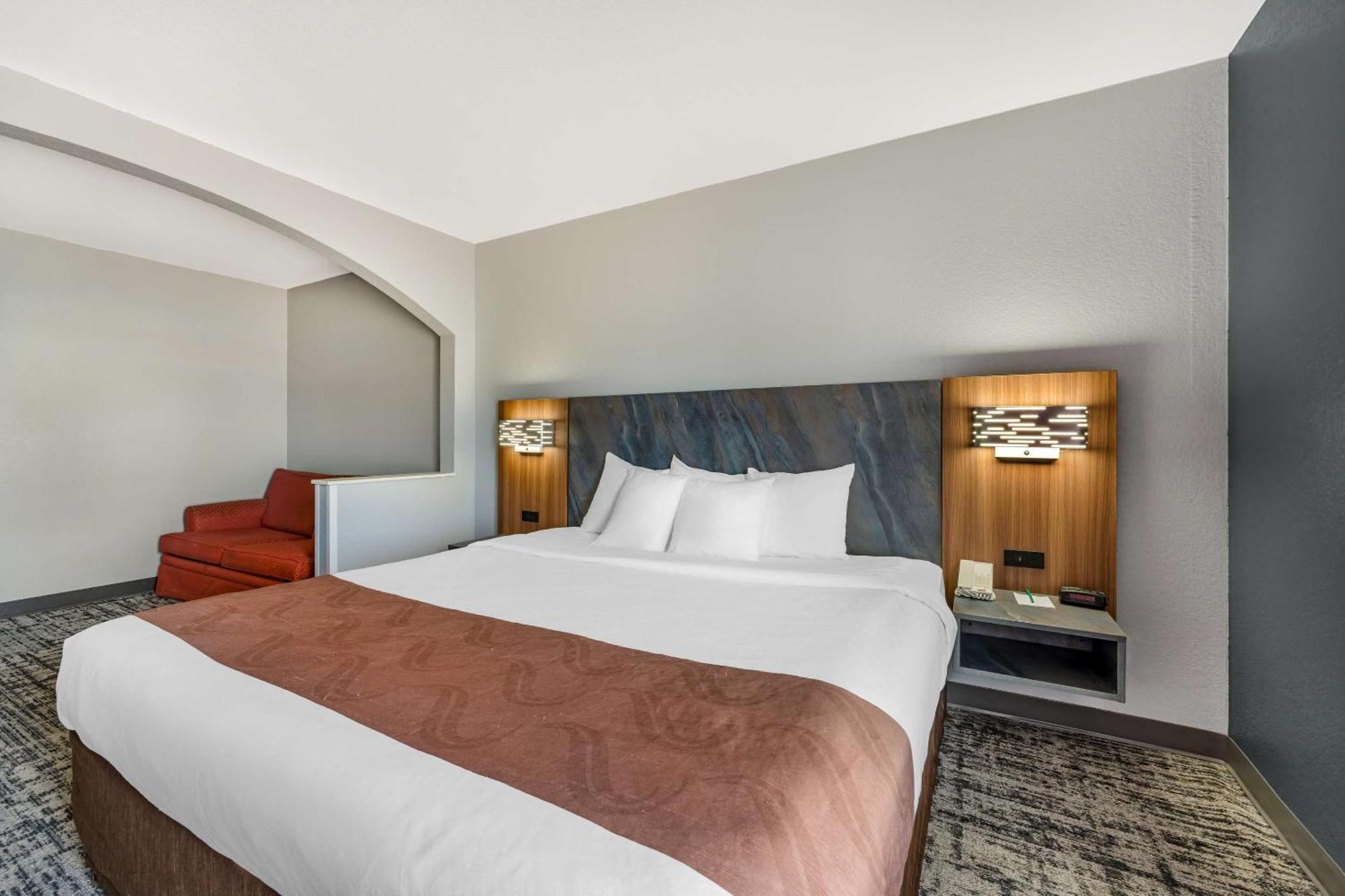Quality Inn & Suites マンハッタン エクステリア 写真
